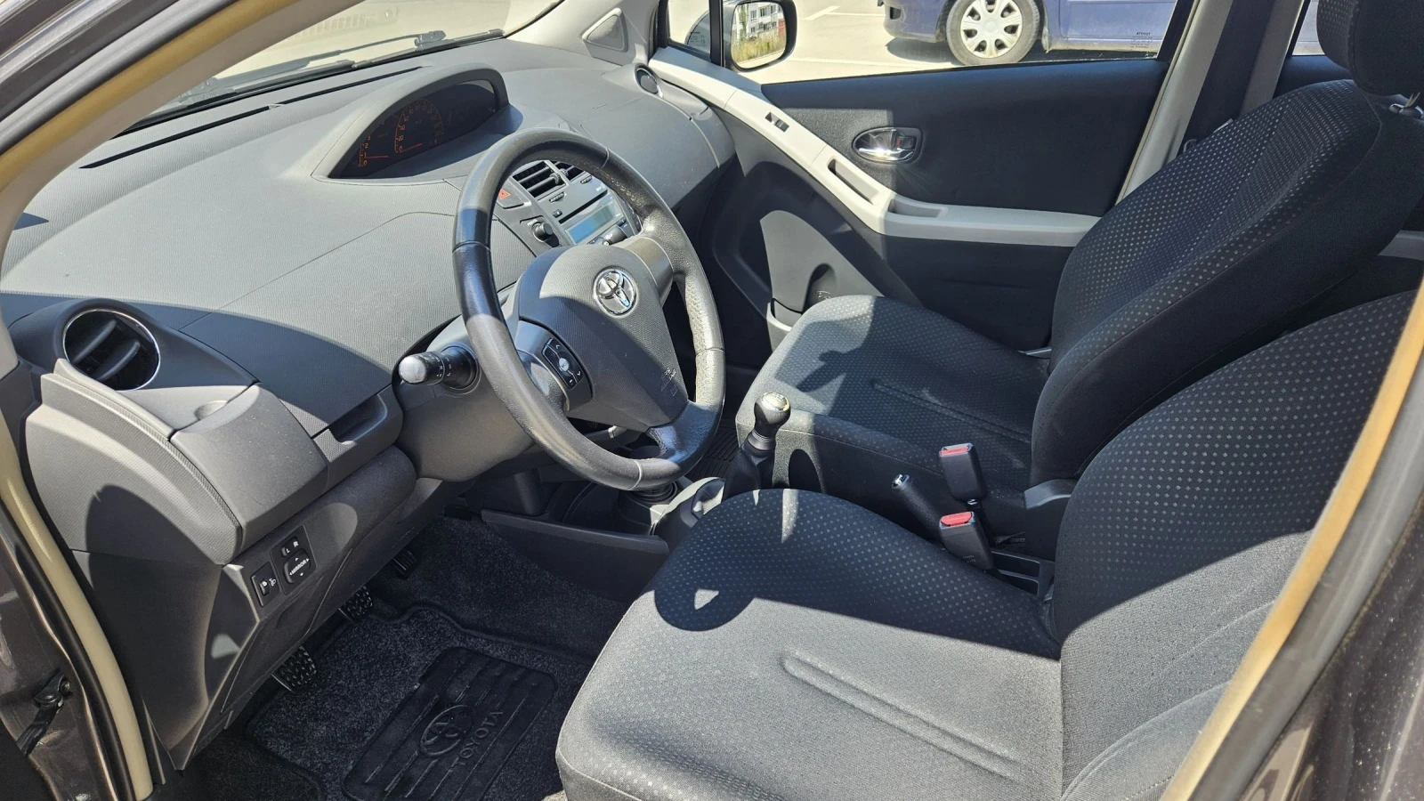 Toyota Yaris  - изображение 9