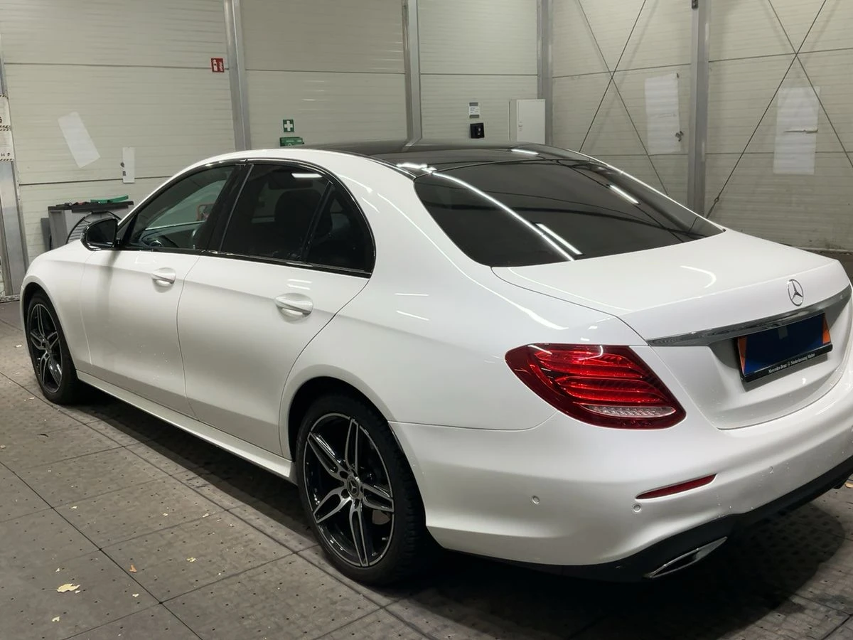 Mercedes-Benz E 220 * 4Matic* AMG Line* 360 * без първоначална вноска  - изображение 7