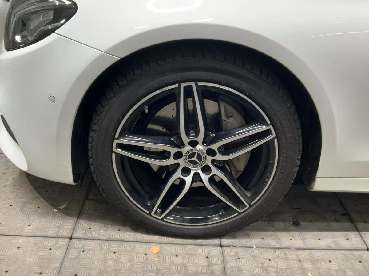 Mercedes-Benz E 220 * 4Matic* AMG Line* 360 * без първоначална вноска  - изображение 9