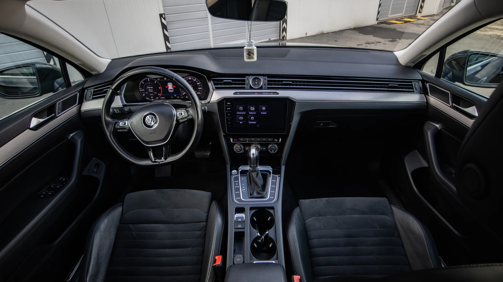 VW Passat 2.0 TDI EXECUT/4MOTION/LED - изображение 8