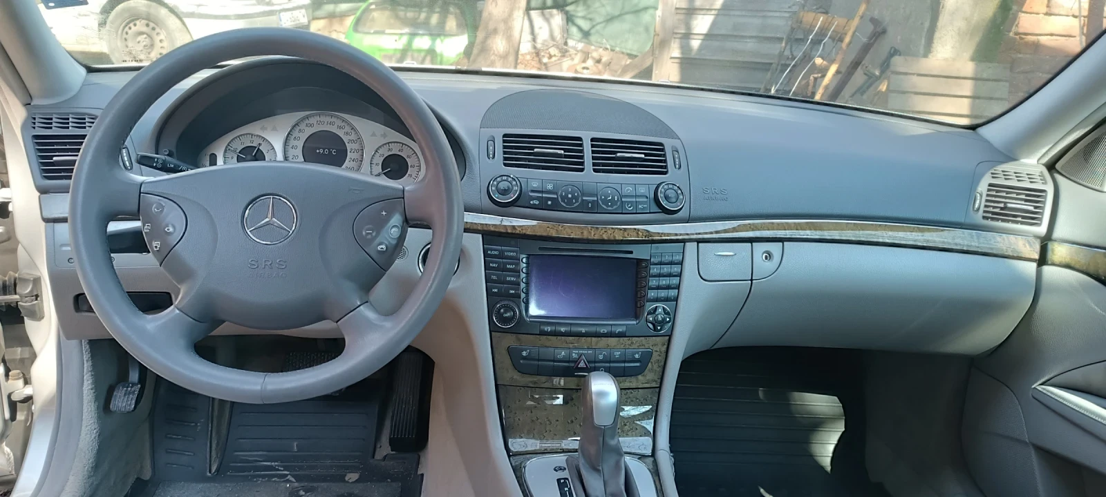 Mercedes-Benz E 200, снимка 6 - Автомобили и джипове - 53748190