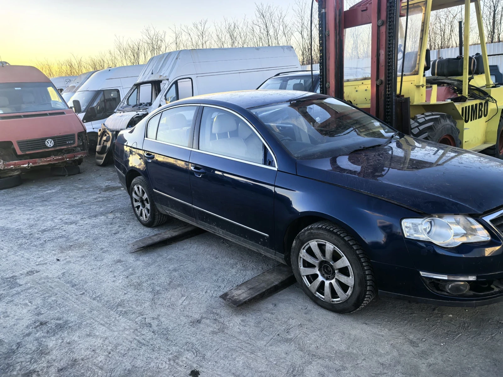 VW Passat 2.0TDI, снимка 2 - Автомобили и джипове - 53801402