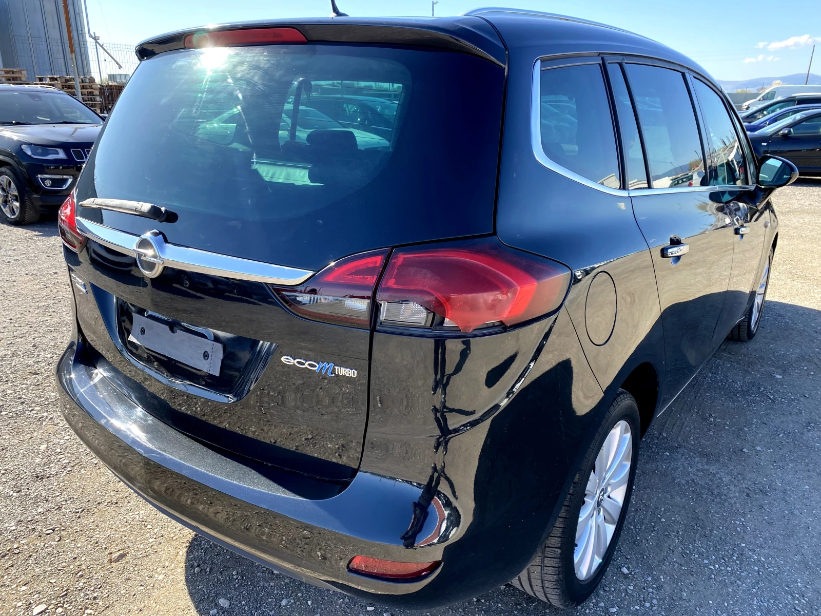 Opel Zafira 1.6i Turbo EcoM 150к.с Cosmo, снимка 3 - Автомобили и джипове - 54138919