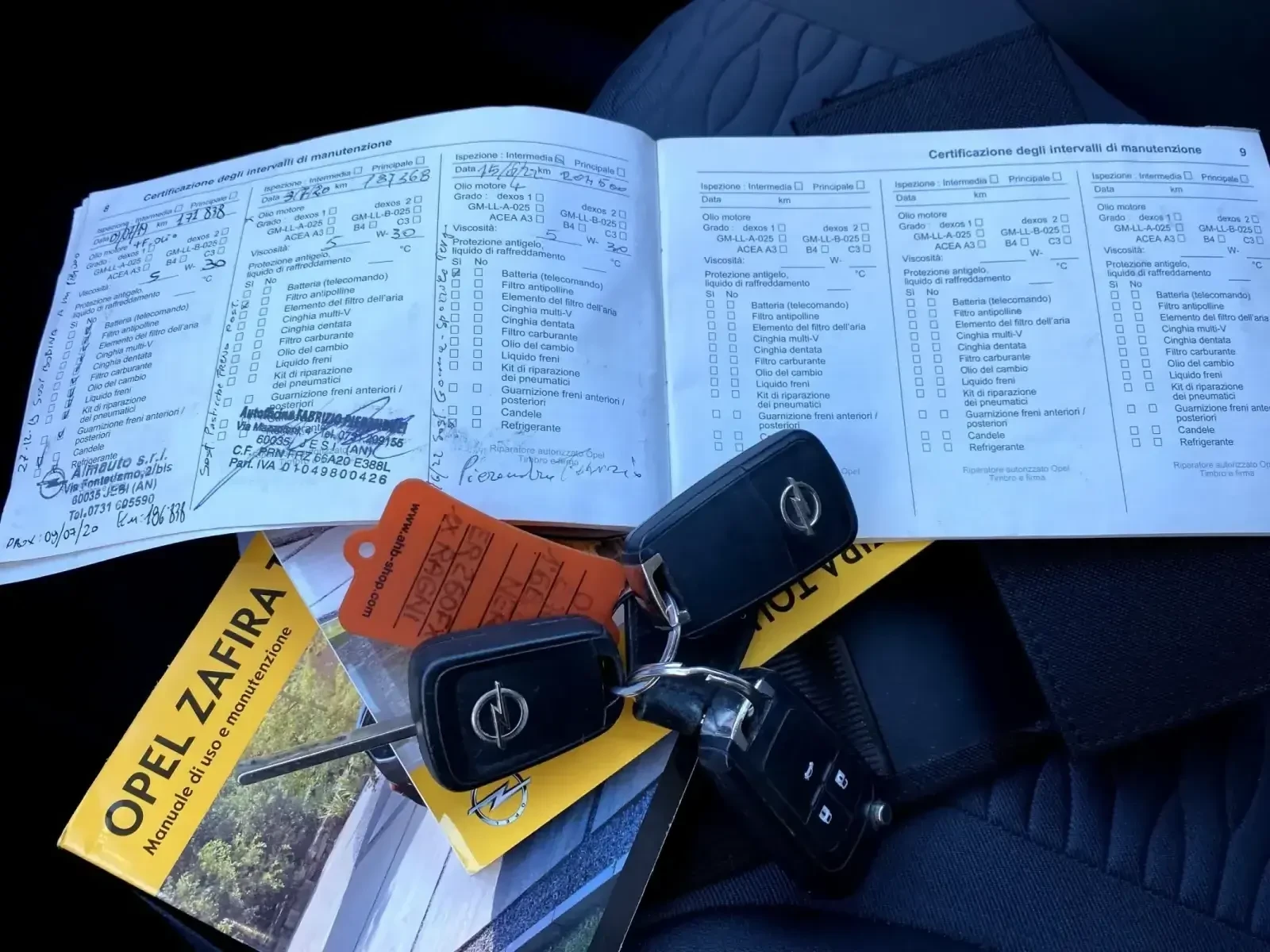 Opel Zafira 1.6i Turbo EcoM 150к.с Cosmo, снимка 16 - Автомобили и джипове - 54138919