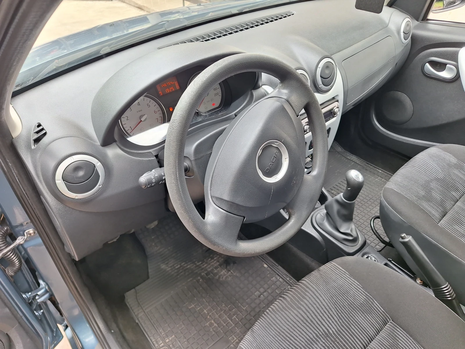 Dacia Sandero 1.2 , снимка 9 - Автомобили и джипове - 54572446