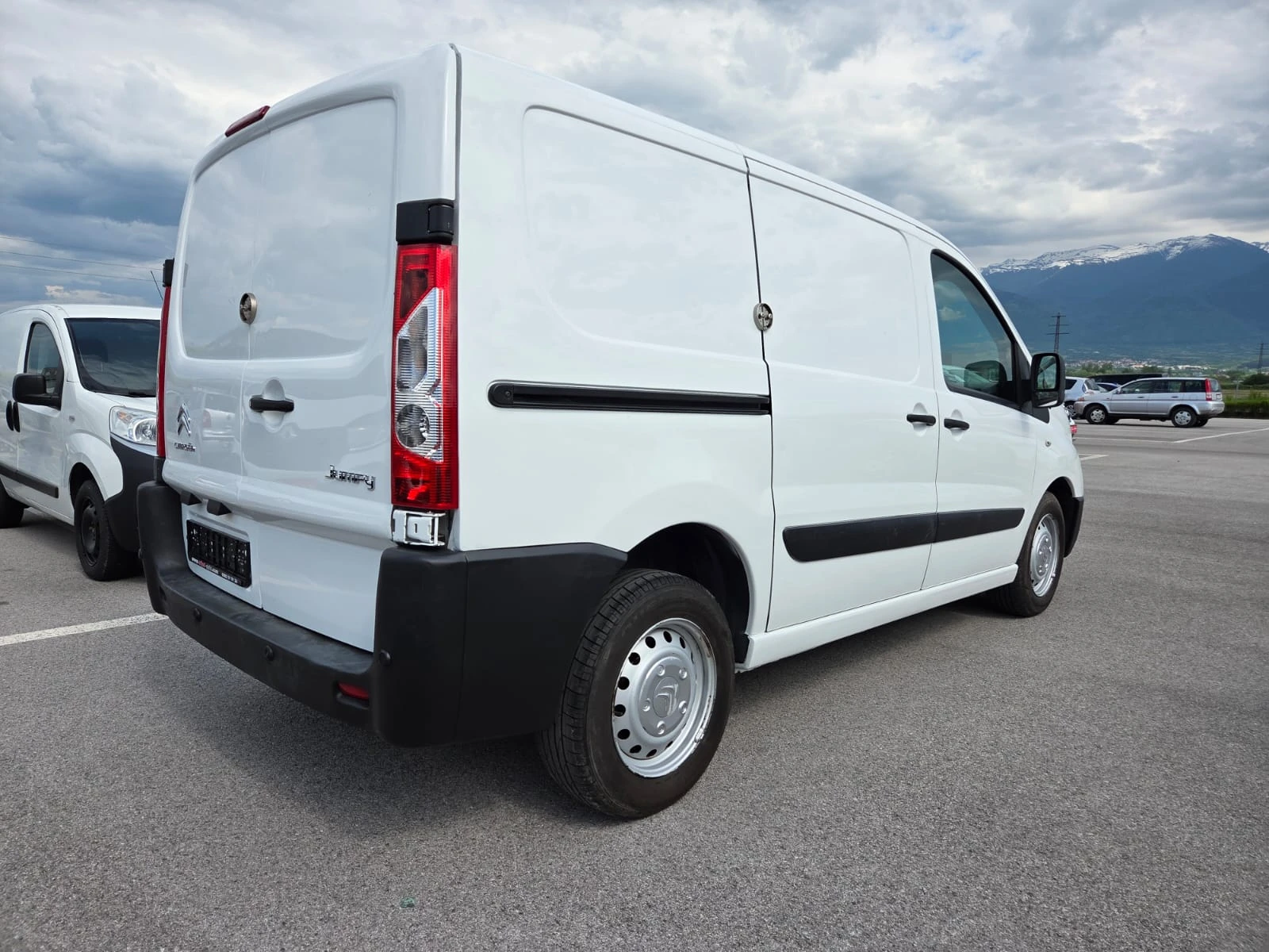 Citroen Jumpy 1.6 HDI ЛИЗИНГ, снимка 4 - Автомобили и джипове - 54642731
