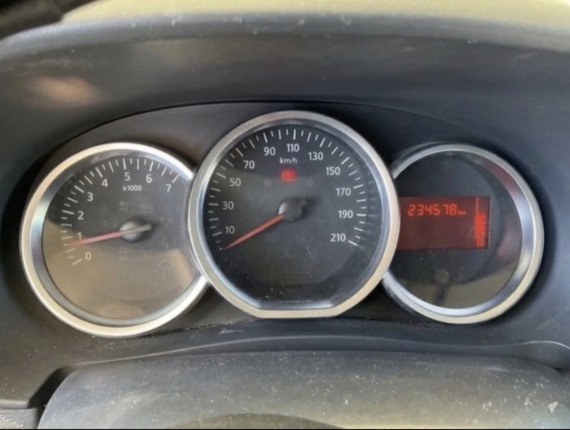 Dacia Lodgy 1.6SCe LPG, снимка 6 - Автомобили и джипове - 54648647