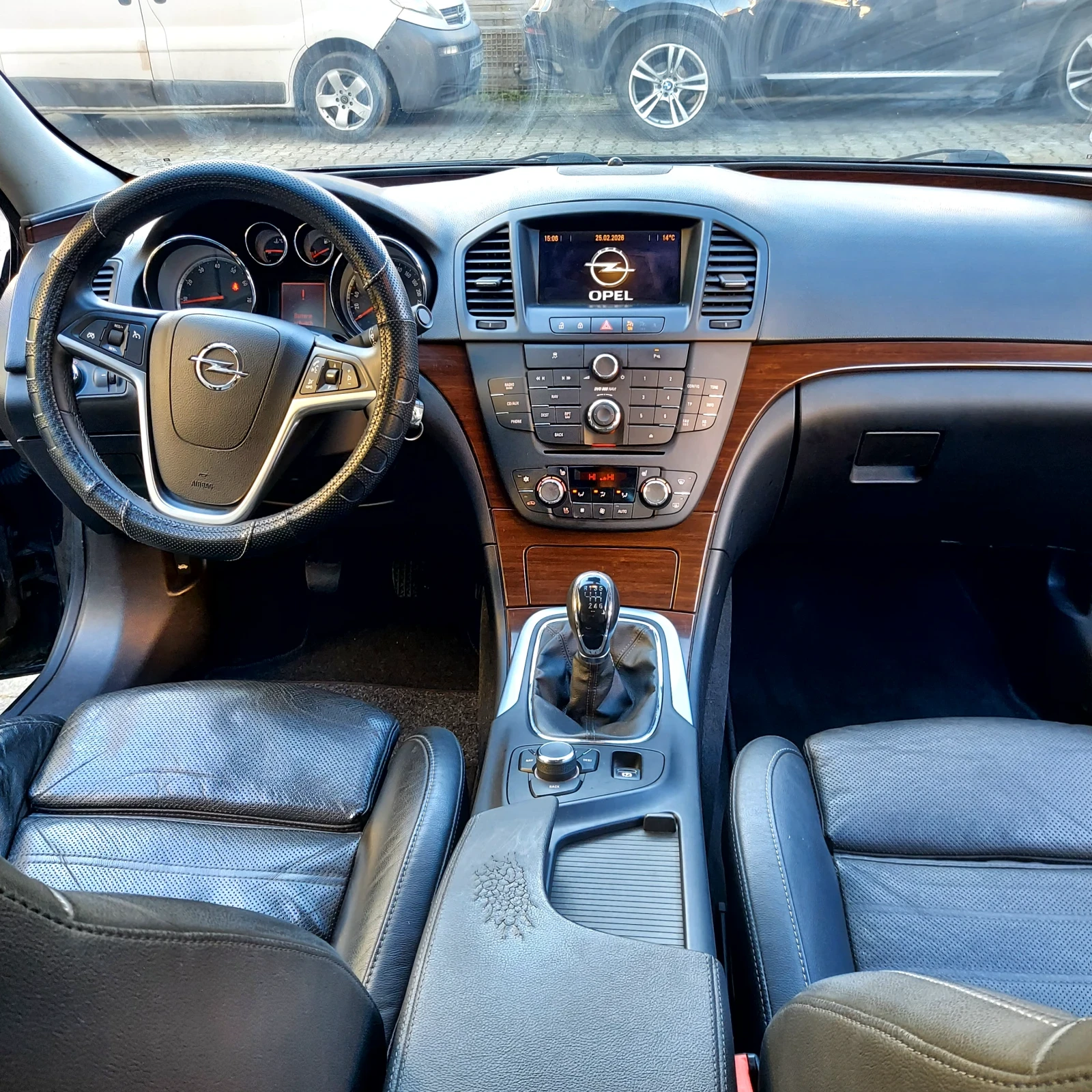 Opel Insignia, снимка 6 - Автомобили и джипове - 54725397