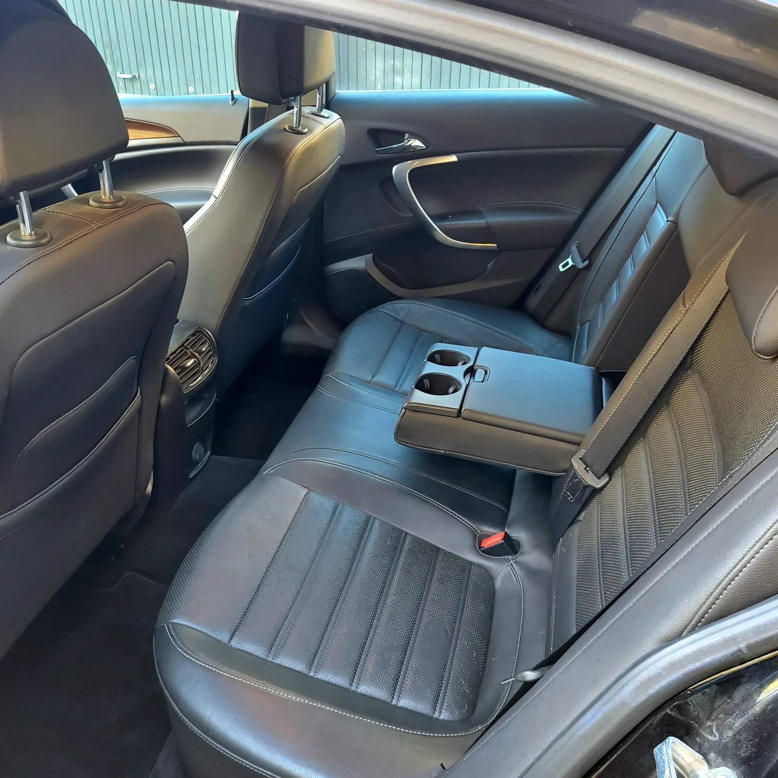 Opel Insignia, снимка 9 - Автомобили и джипове - 54725397