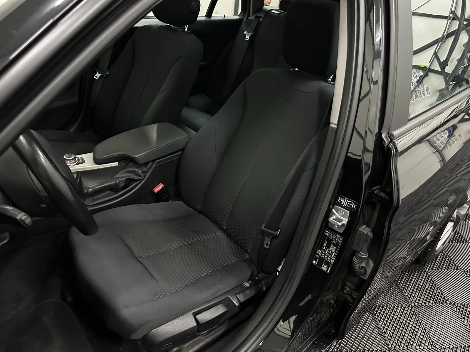 BMW 320 d* ПОДГРЕВ* ПАНОРАМА* , снимка 16 - Автомобили и джипове - 54767342