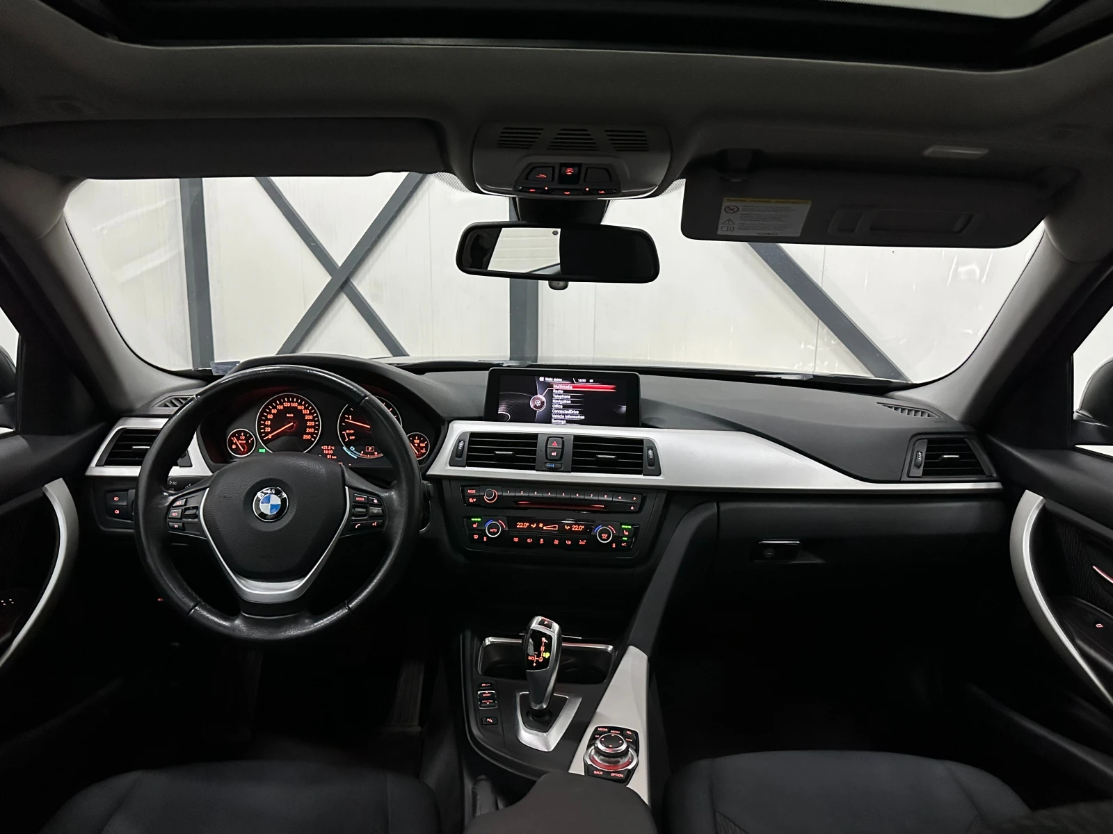 BMW 320 d* ПОДГРЕВ* ПАНОРАМА* , снимка 10 - Автомобили и джипове - 54767342