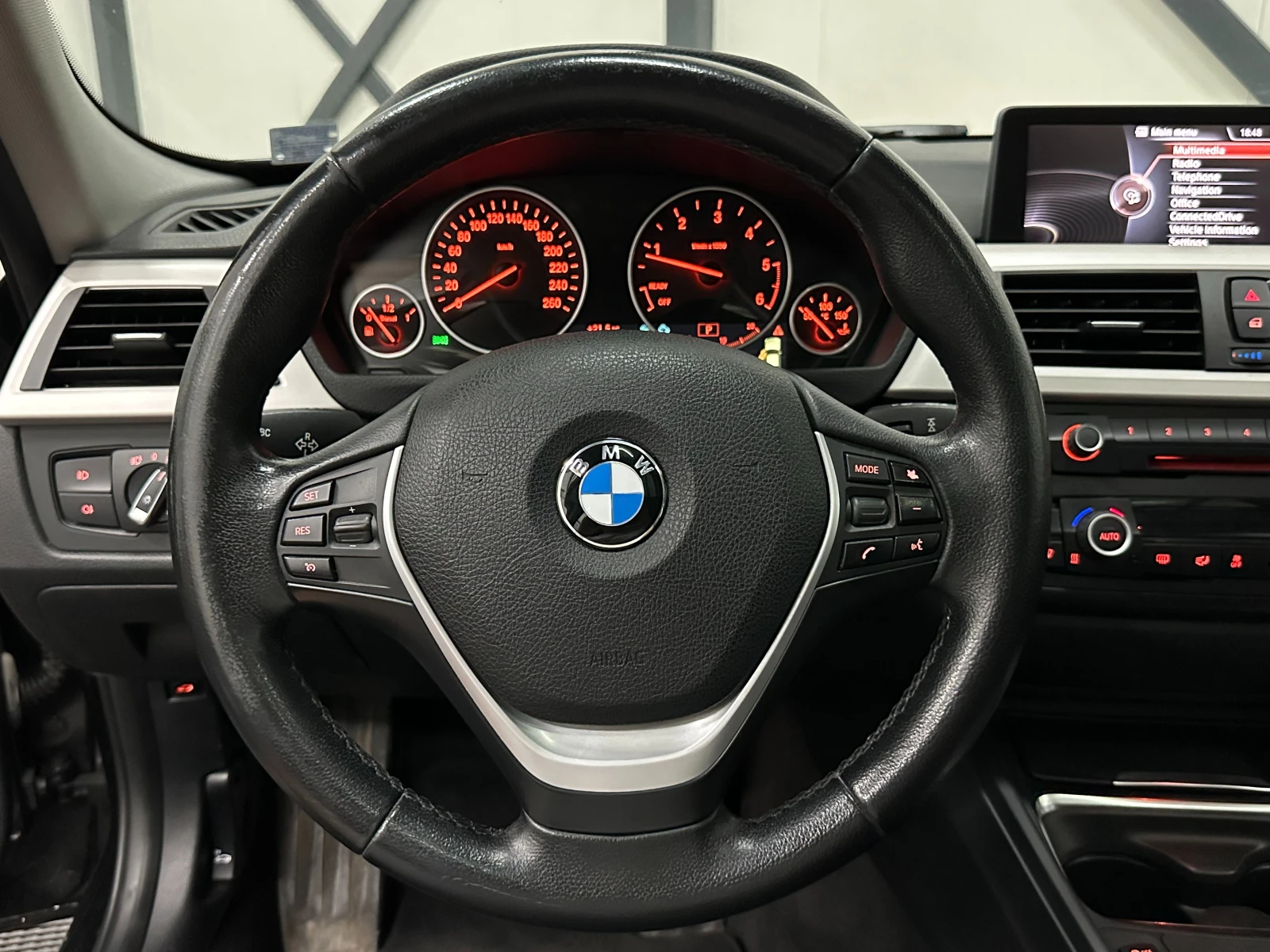 BMW 320 d* ПОДГРЕВ* ПАНОРАМА* , снимка 12 - Автомобили и джипове - 54767342
