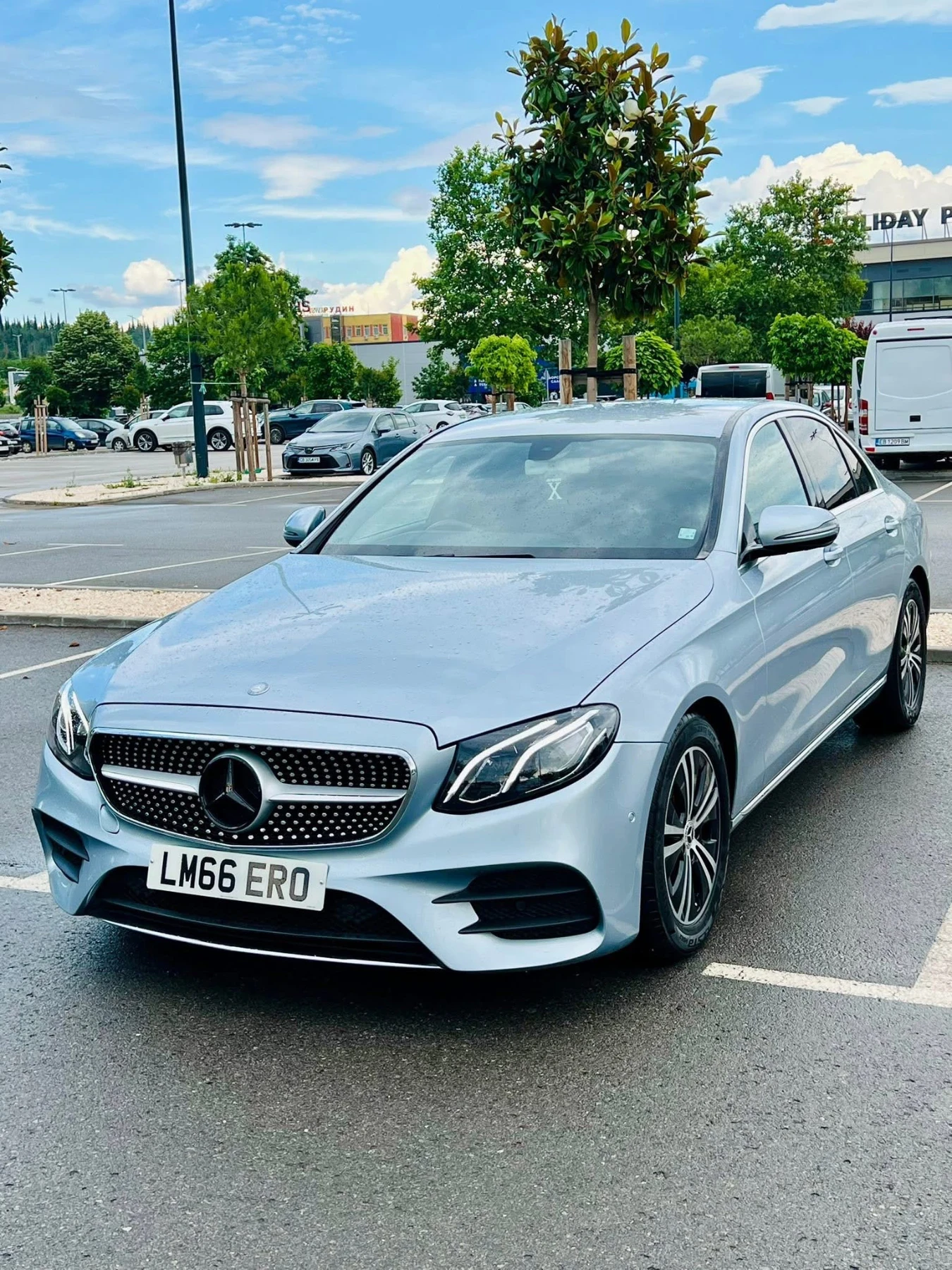 Mercedes-Benz E 220 E220, снимка 3 - Автомобили и джипове - 54840775