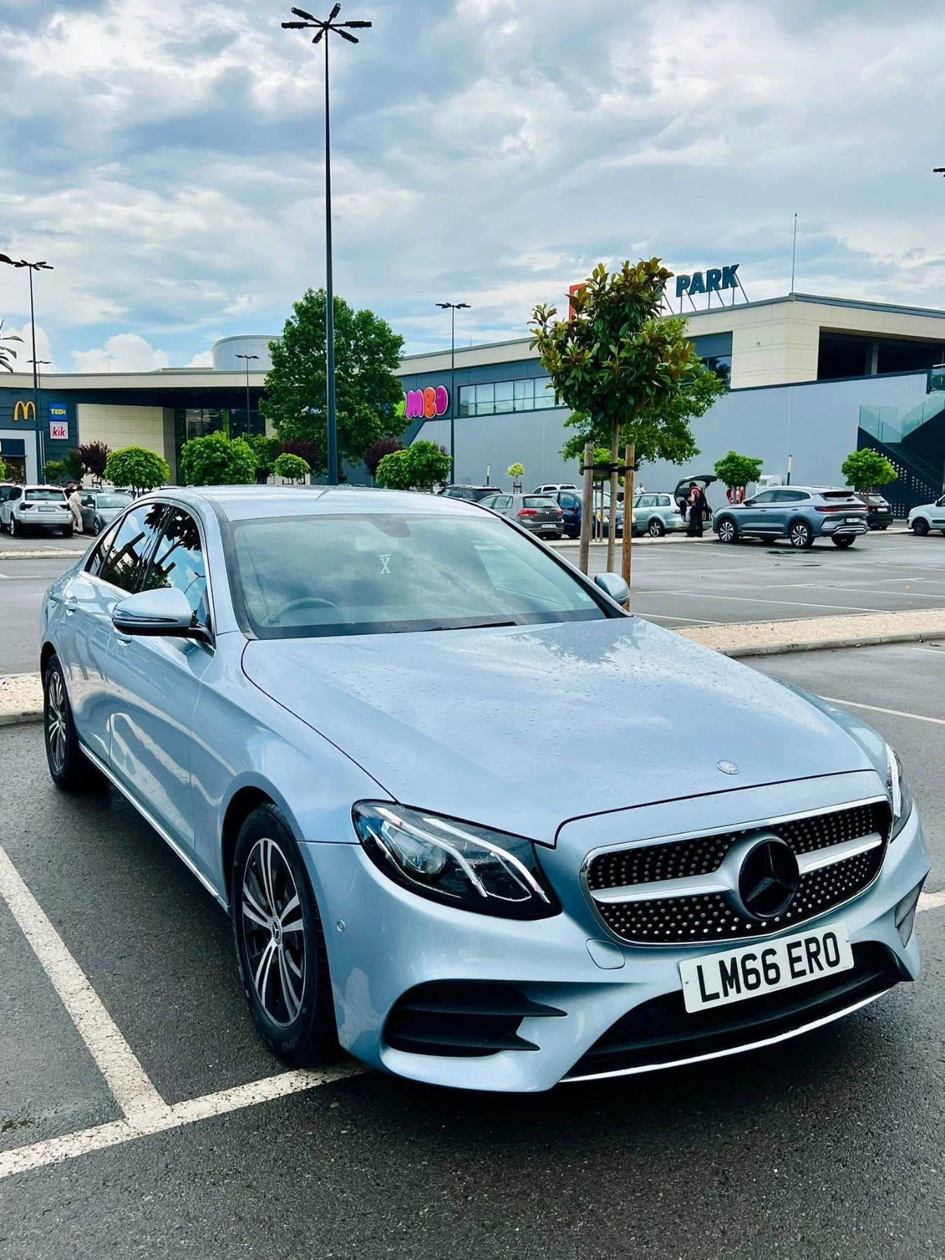 Mercedes-Benz E 220 E220, снимка 4 - Автомобили и джипове - 54840775