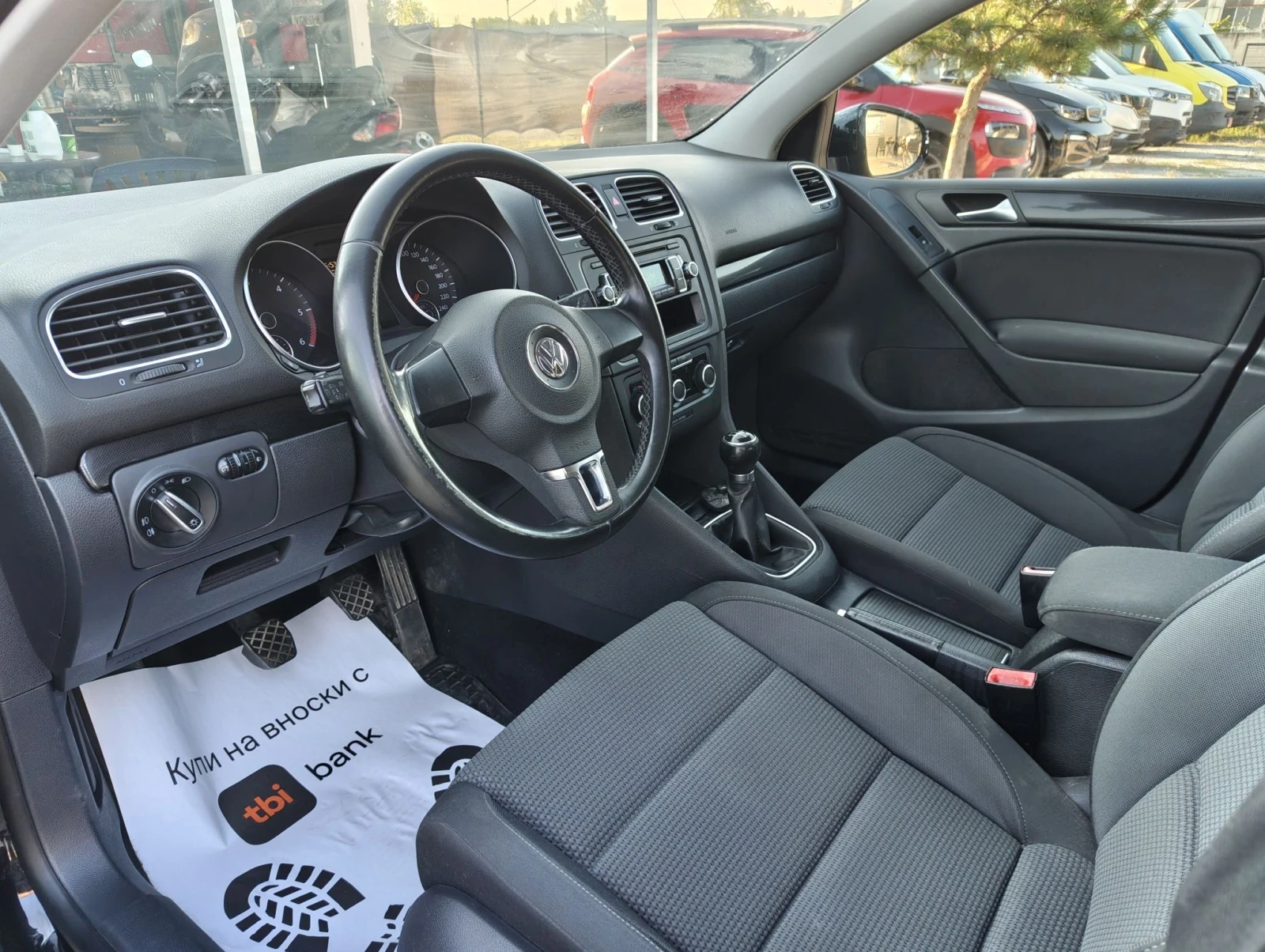 VW Golf 1.6TDI * ЛИЗИНГ* , снимка 8 - Автомобили и джипове - 55746478