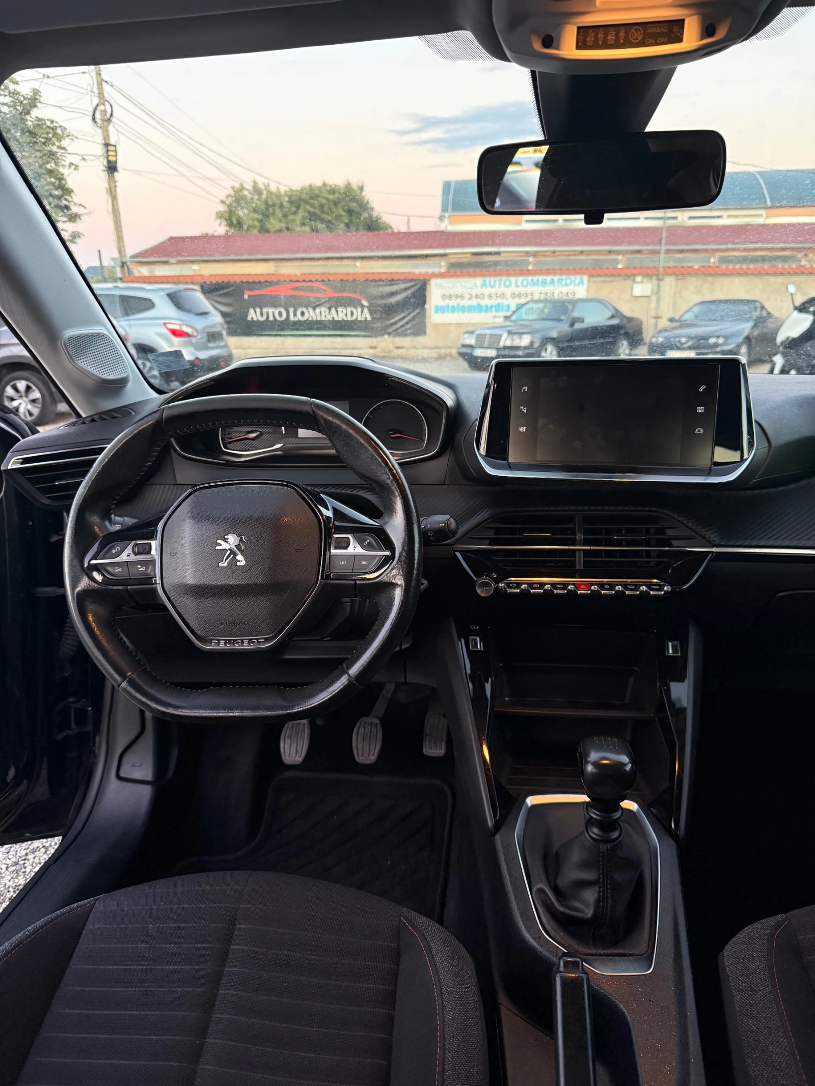 Peugeot 208 1.2, снимка 6 - Автомобили и джипове - 56149738