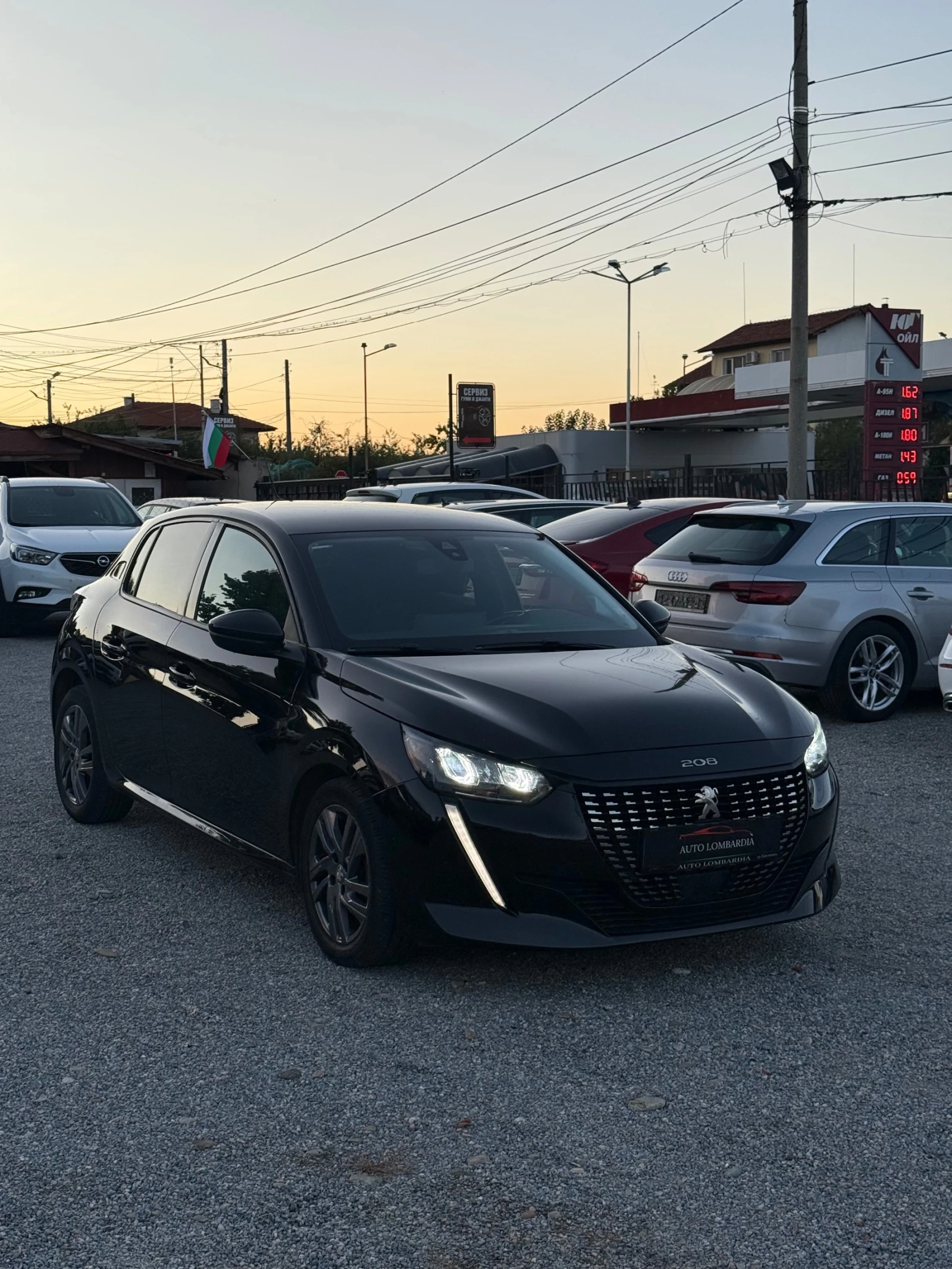 Peugeot 208 1.2, снимка 2 - Автомобили и джипове - 56149738