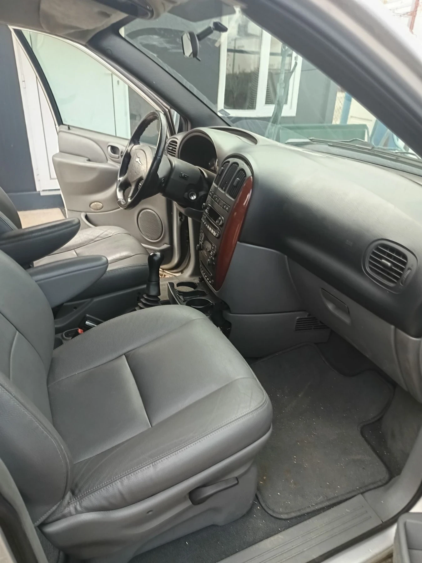 Chrysler Voyager, снимка 10 - Автомобили и джипове - 56504723