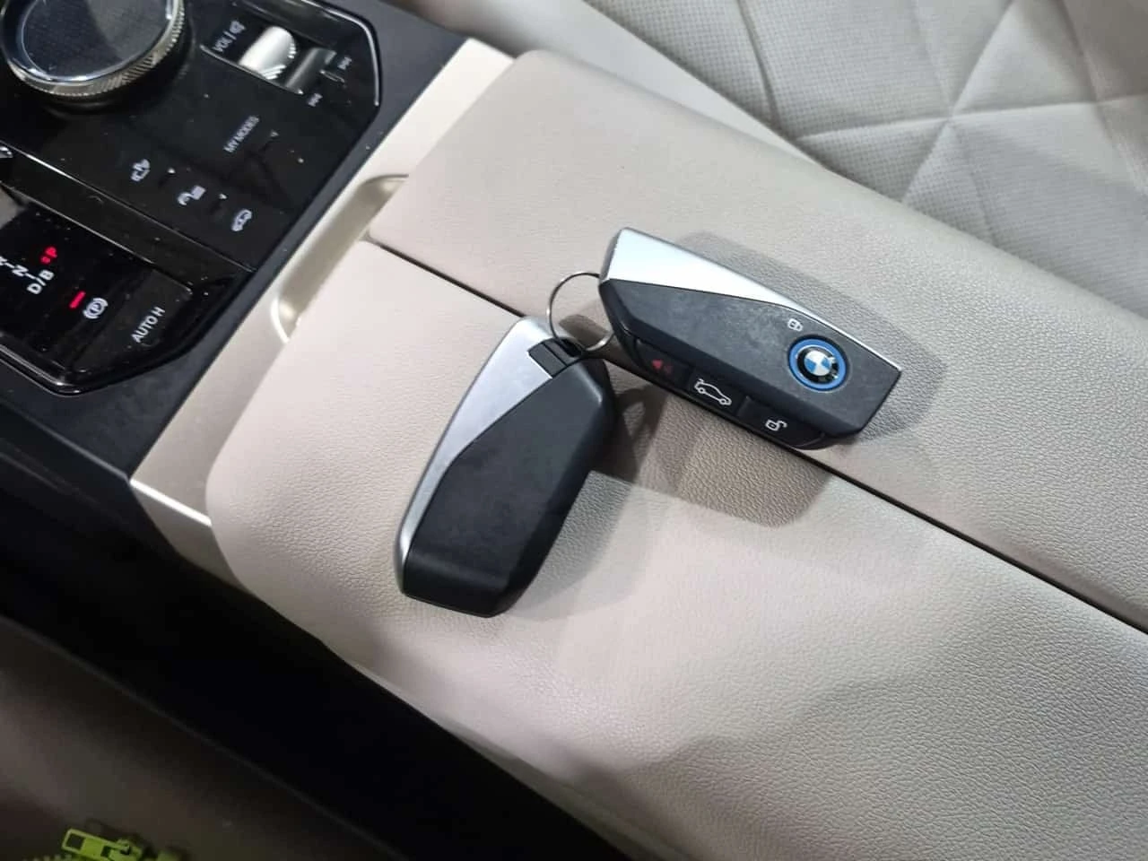 BMW iX * Sports Activity Vehicle Xdrive50 * CARFAX *  | Mobile.bg � ����������� 8