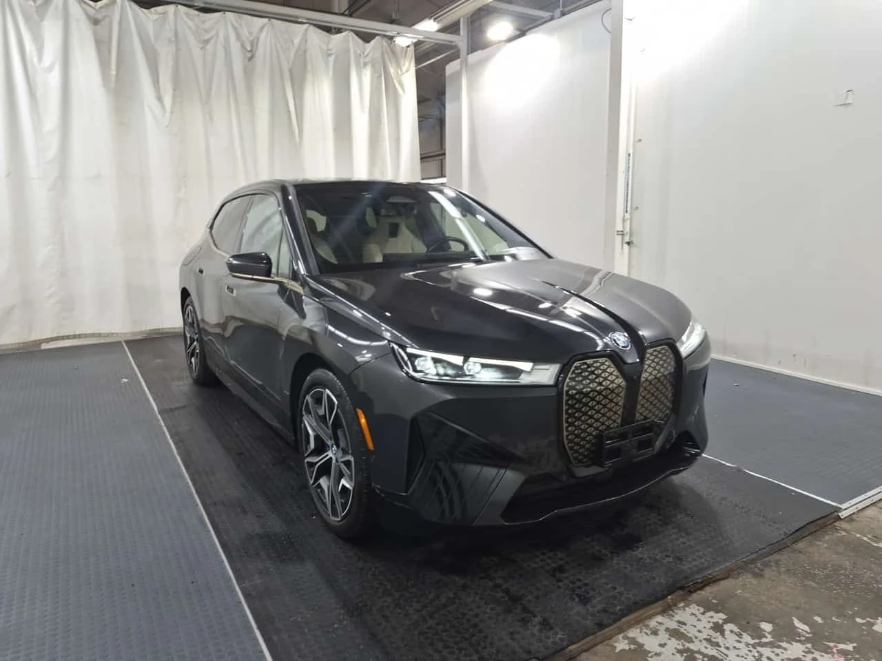 BMW iX * Sports Activity Vehicle Xdrive50 * CARFAX *  | Mobile.bg � ����������� 5