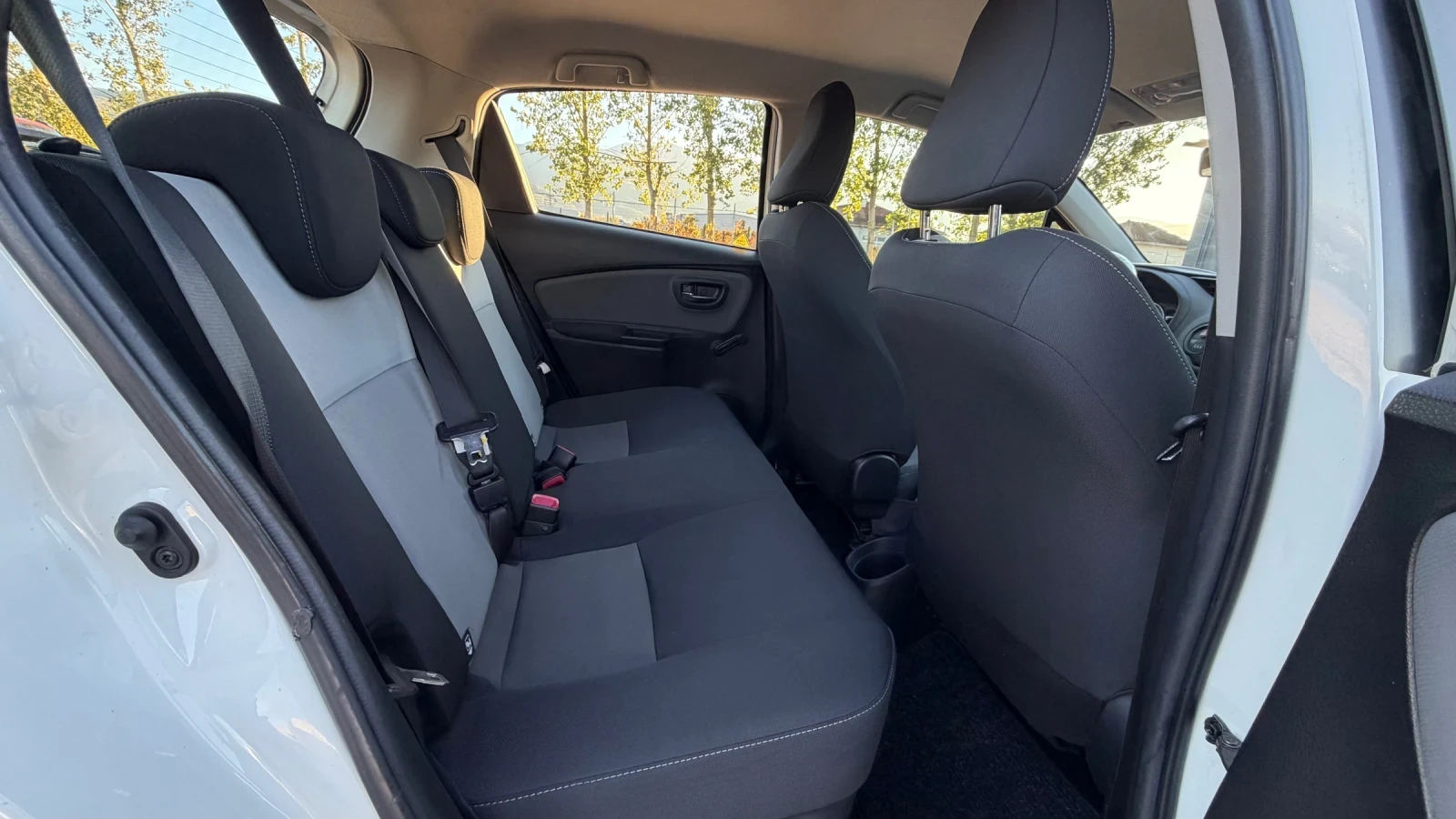 Toyota Yaris HYBRID AUTOMATIC   LED   КЛИМАТРОНИК, снимка 11 - Автомобили и джипове - 56649546