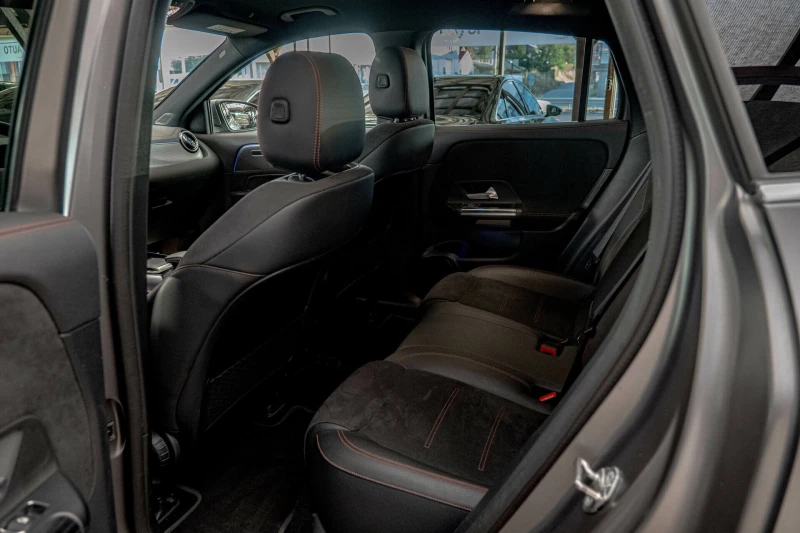 Mercedes-Benz EQA 250/Magno/Ambient/AMG Line/Камера/Подгрев, снимка 9 - Автомобили и джипове - 51585915