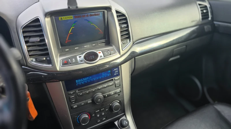 Chevrolet Captiva 2.2, снимка 12 - Автомобили и джипове - 53041744
