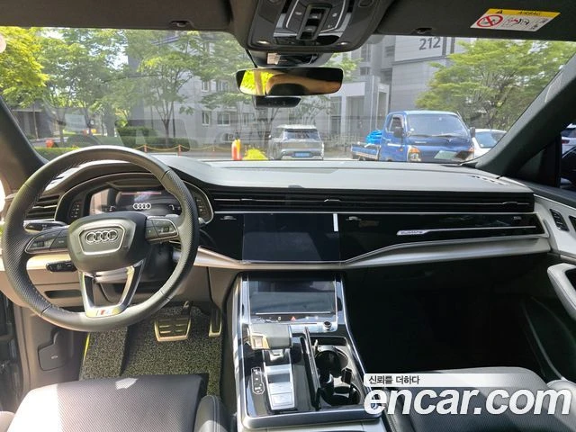 Audi Q8 5.5 TFSI, снимка 4 - Автомобили и джипове - 54939294