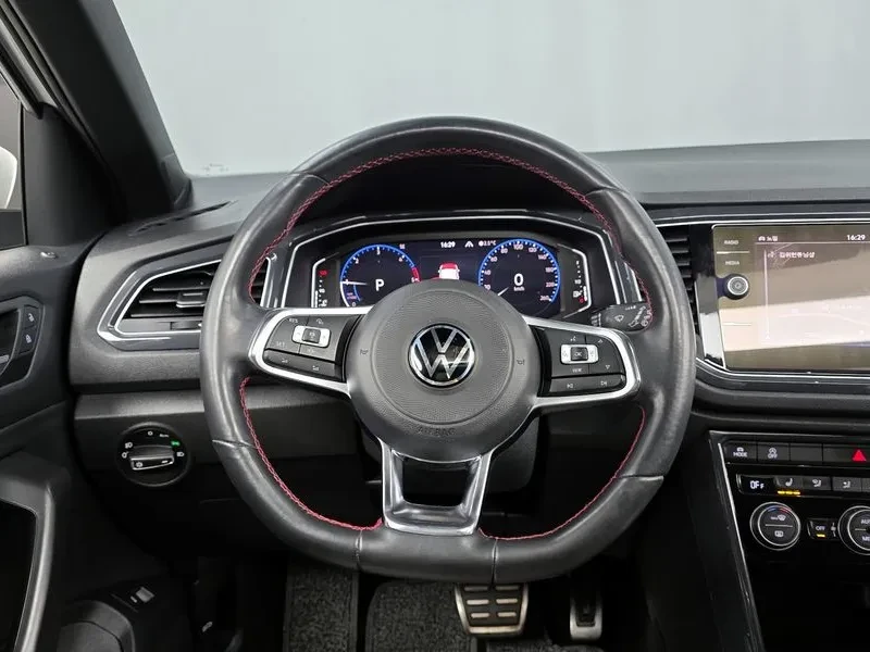 VW T-Roc 2.0 TDI PRESTIGE, снимка 13 - Автомобили и джипове - 55001332