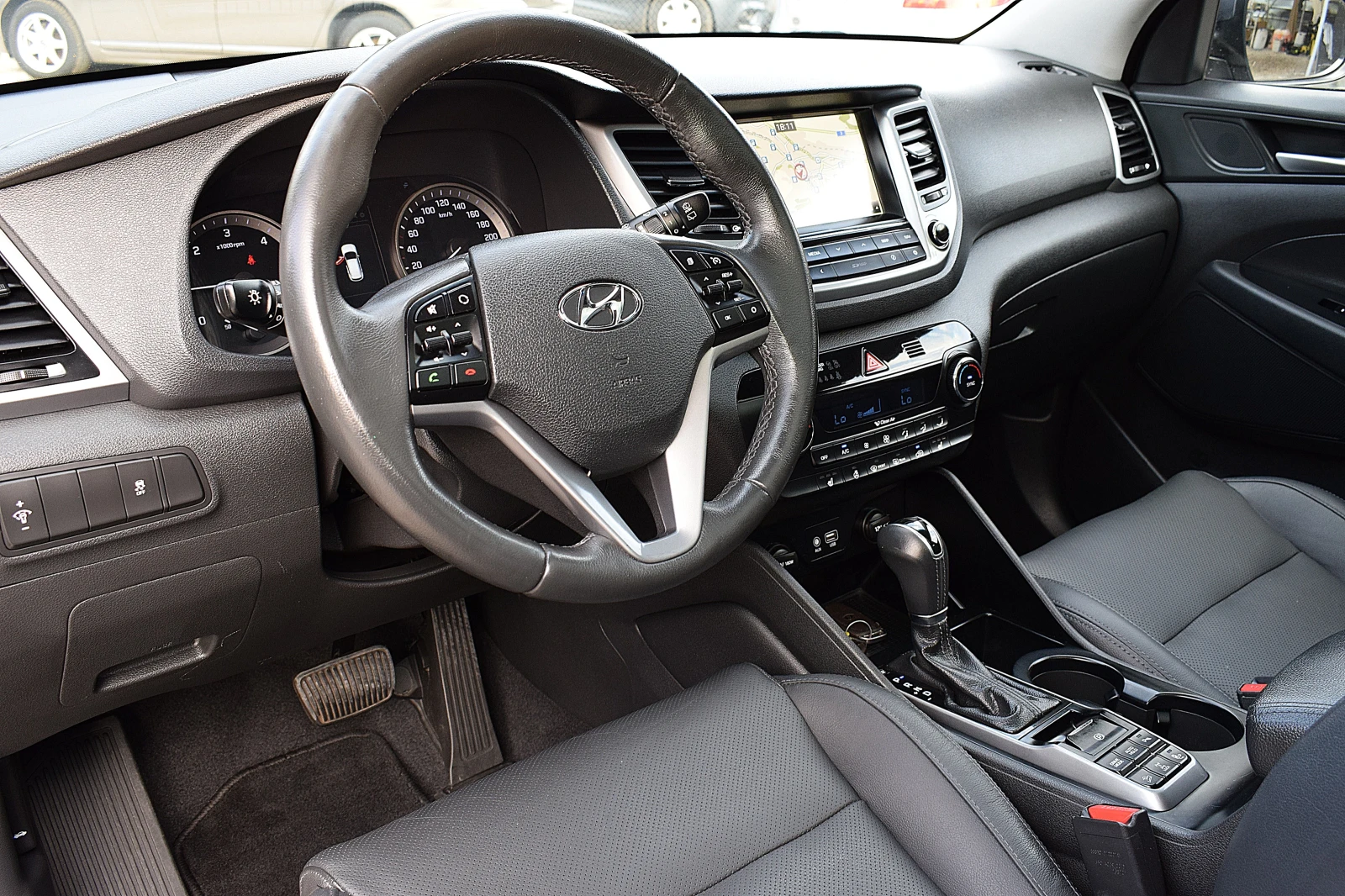 Hyundai Tucson 2.0ШВЕЙЦАРИЯ-VERTEX/КОЖА/НАВИ/LANE ASSIST/4x4 - изображение 7