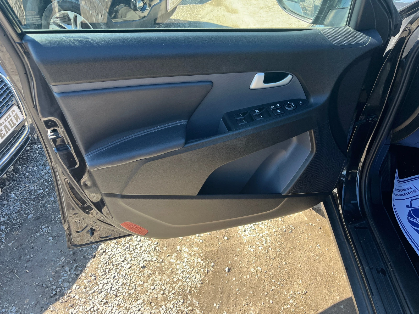 Kia Sportage 1.7 КАМЕРА/ПОДГРЕВ/LED, снимка 6 - Автомобили и джипове - 53770254