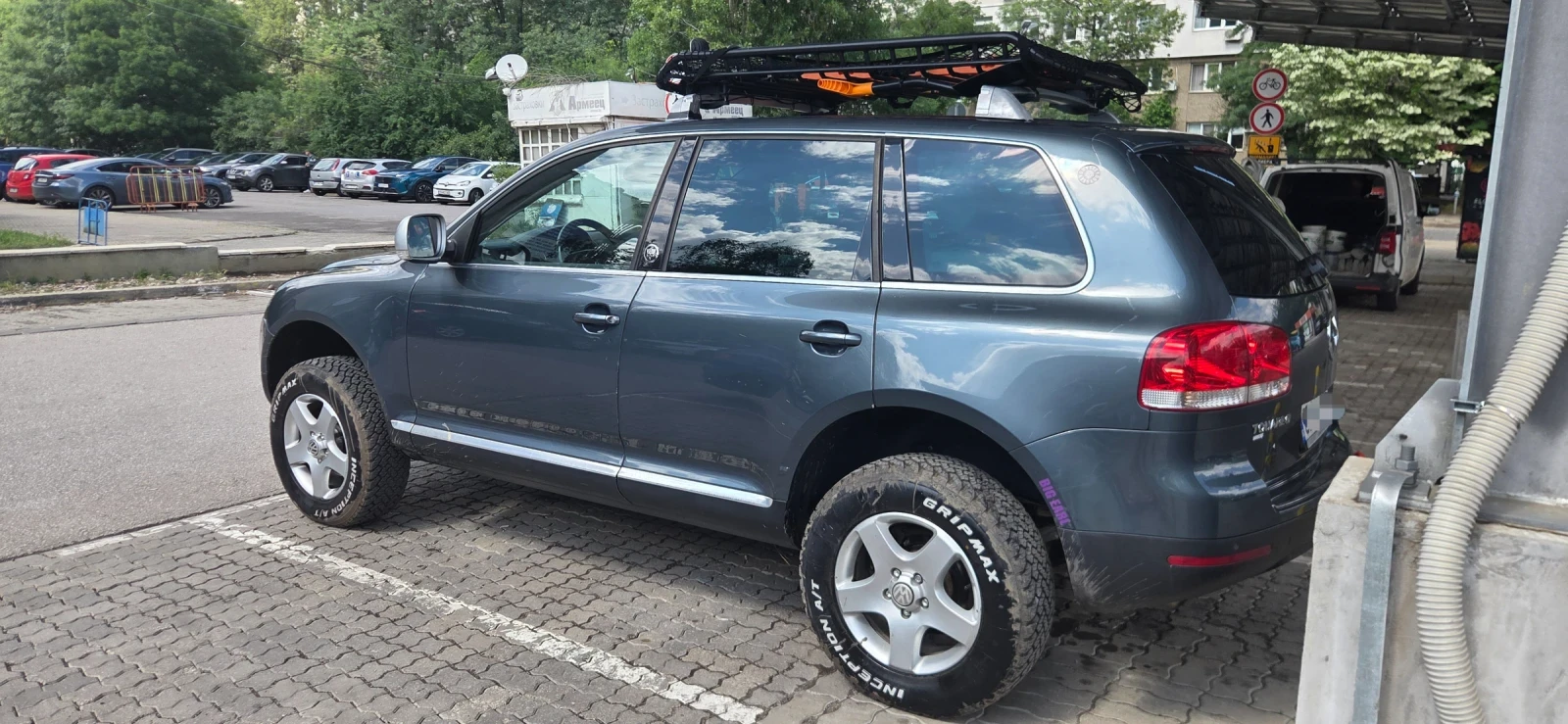 VW Touareg 2.5TDI , снимка 2 - Автомобили и джипове - 54752511