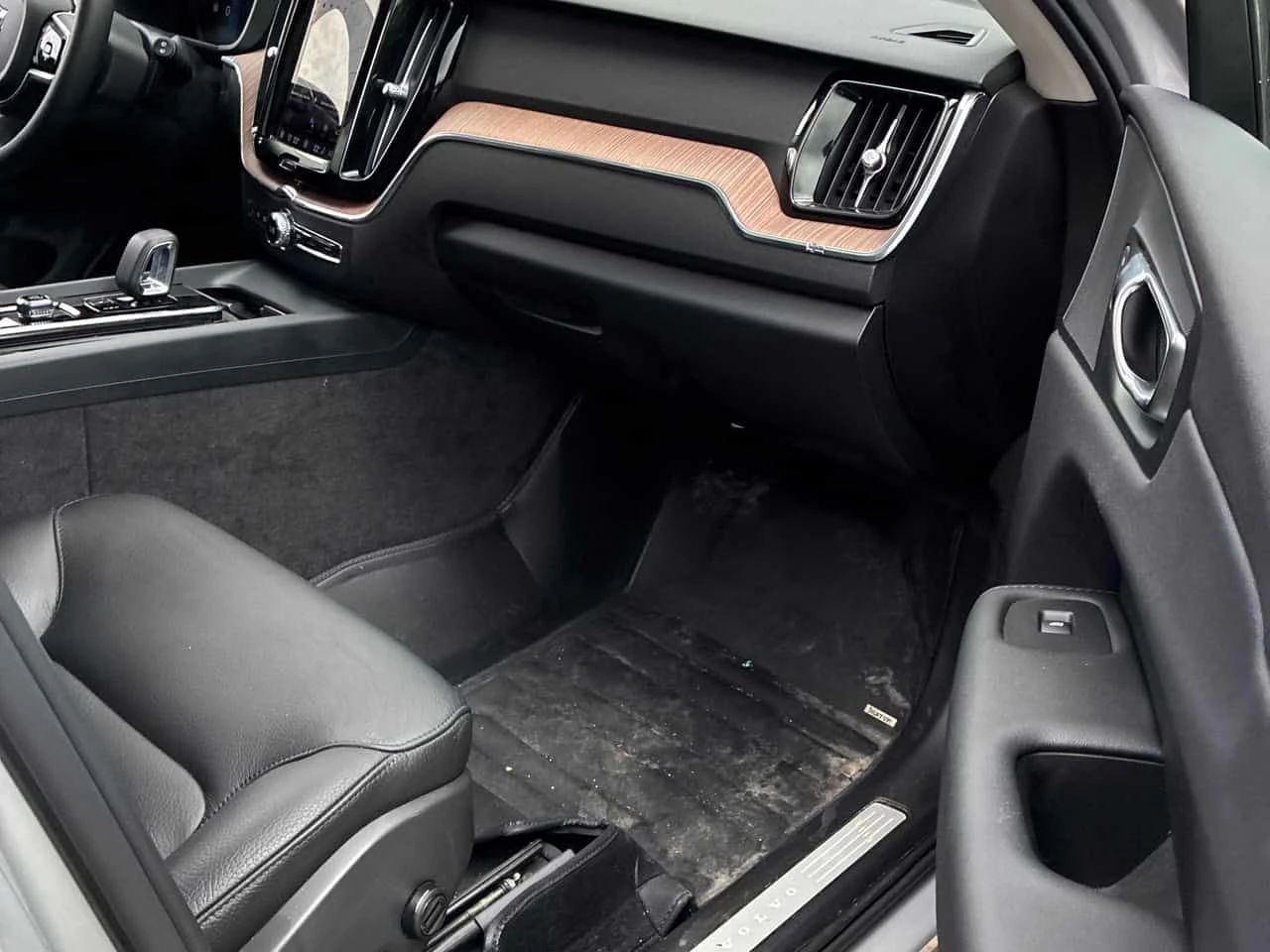 Volvo XC60 Plus Bright Theme  CARFAX | Mobile.bg � ����������� 14