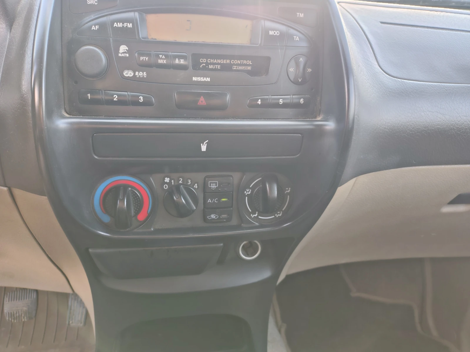 Nissan Terrano Бензин 4x4, снимка 12 - Автомобили и джипове - 55095656