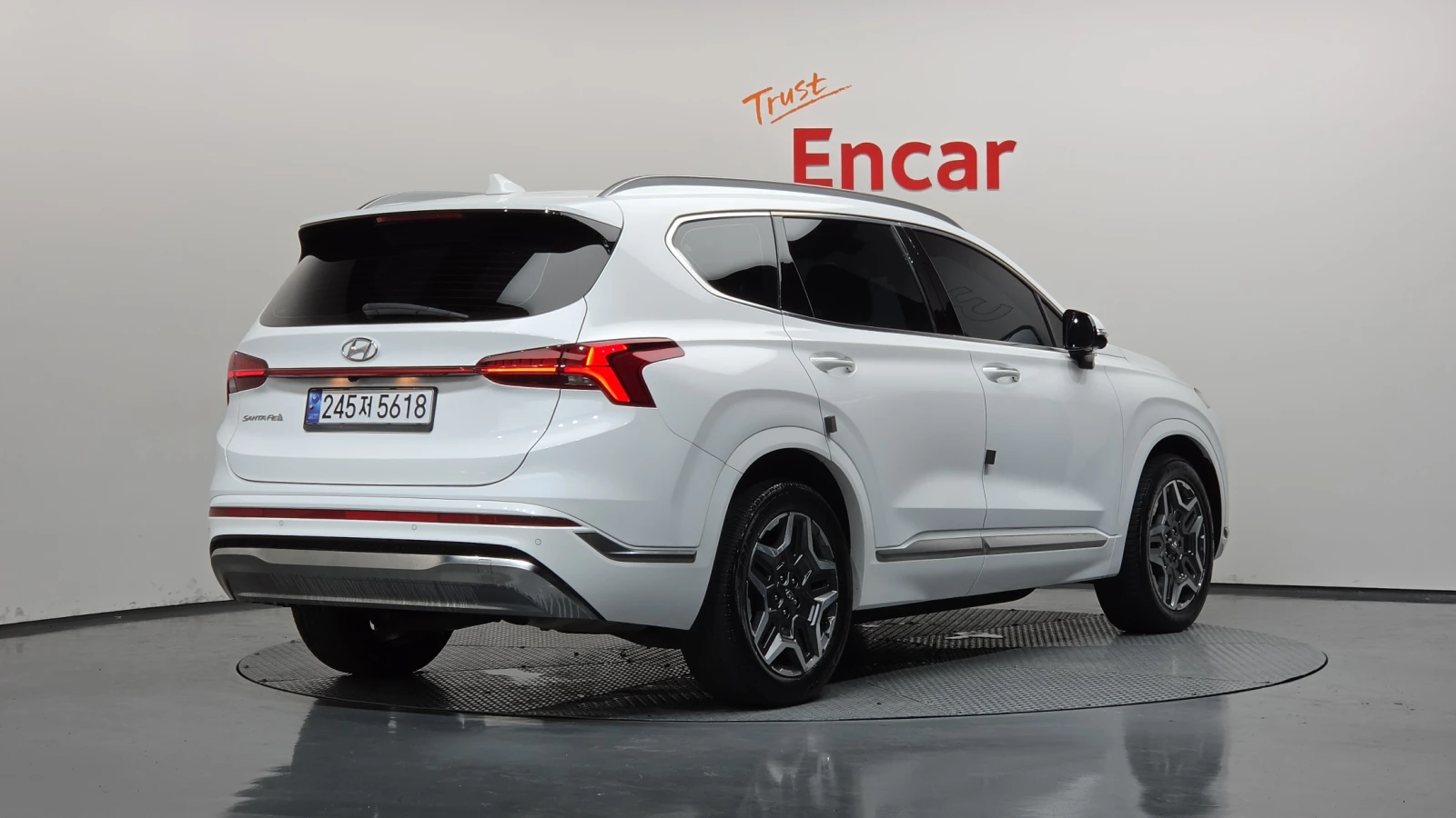 Hyundai Santa fe 1.6 HEV Calligraphy* 360* BLIND SPOT* КРАЙНА ЦЕНА, снимка 2 - Автомобили и джипове - 55336578