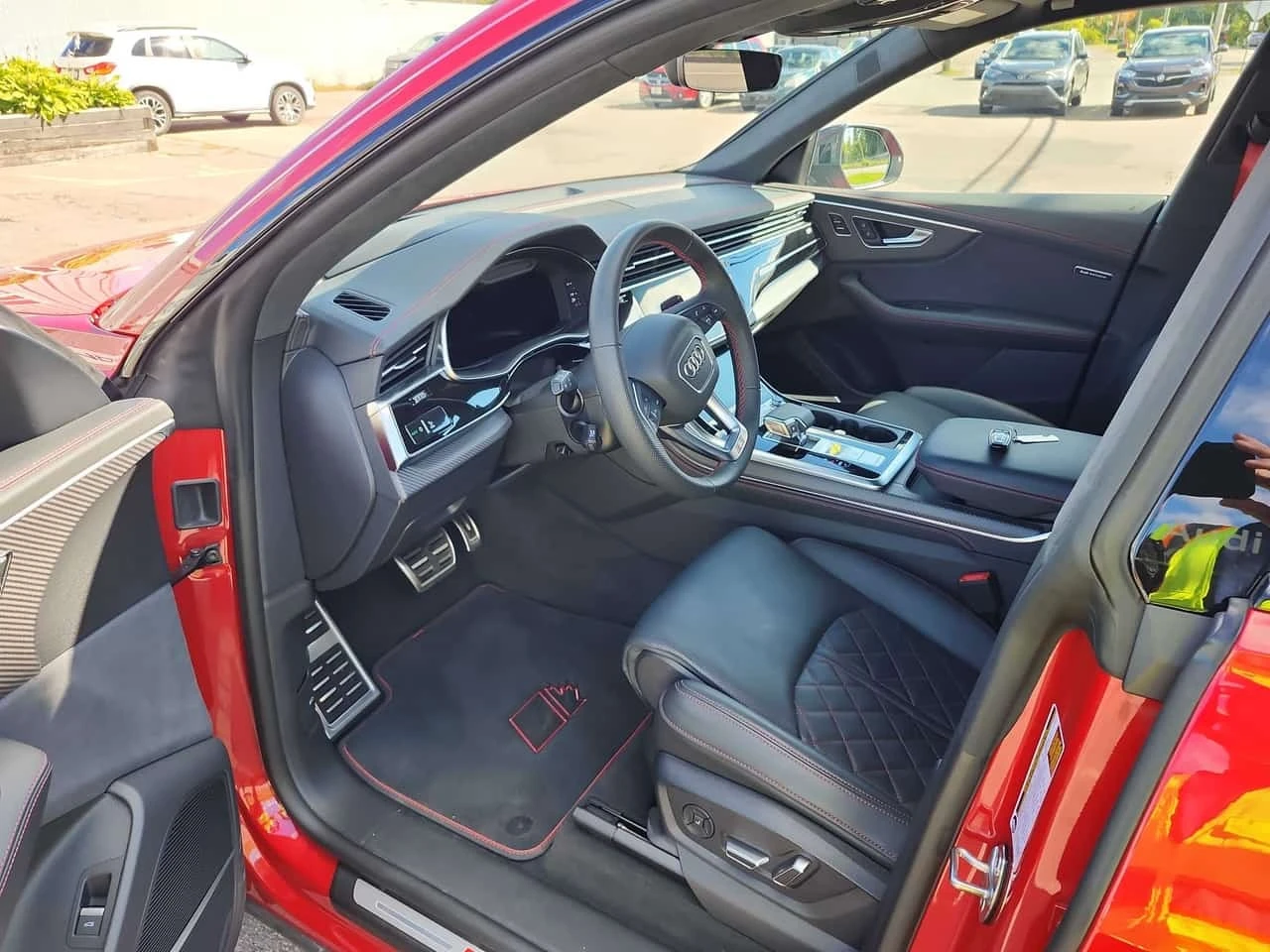 Audi SQ8 * 4.0 TFSI quattro * CARFAX * ОПЦИЯ ЗА ФИНАНСИРАНЕ, снимка 5 - Автомобили и джипове - 56224418
