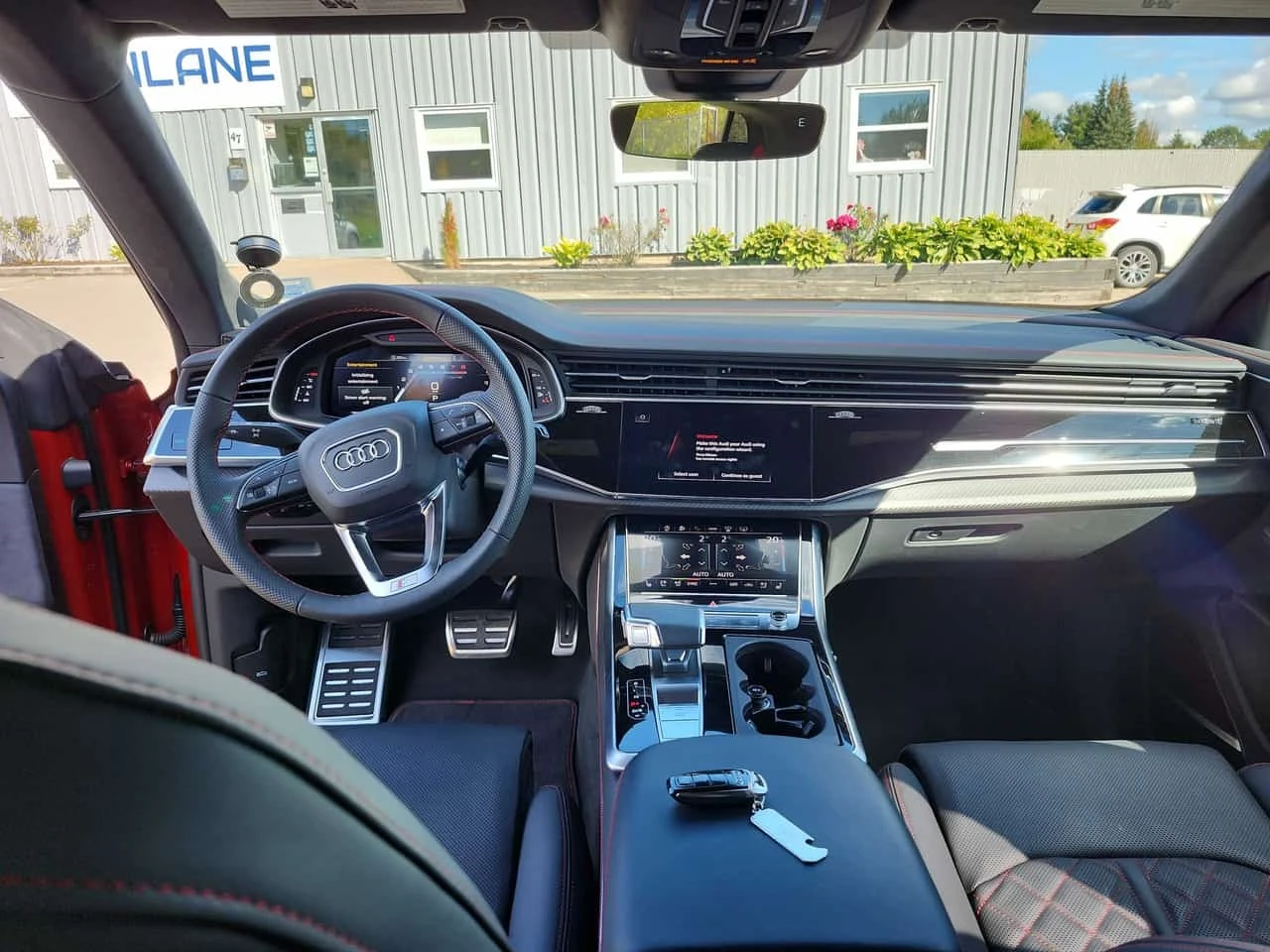 Audi SQ8 * 4.0 TFSI quattro * CARFAX * ОПЦИЯ ЗА ФИНАНСИРАНЕ, снимка 9 - Автомобили и джипове - 56224418