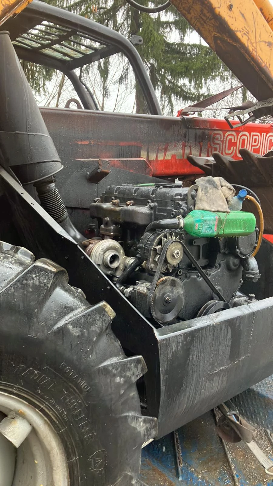 Телескопични товарачи Manitou 735 - изображение 4