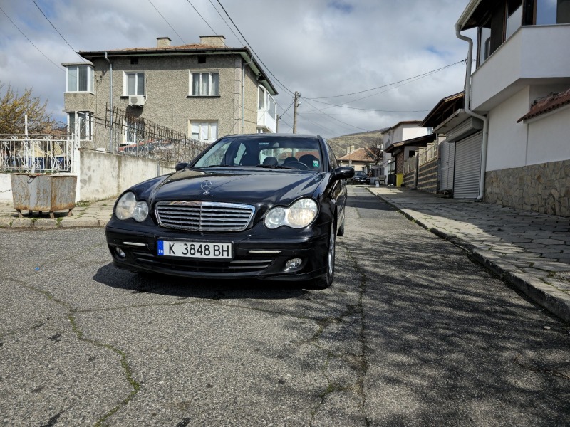 Mercedes-Benz C 220, снимка 2 - Автомобили и джипове - 44696334