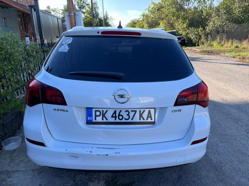 Opel Astra J, снимка 3 - Автомобили и джипове - 47334707