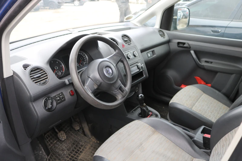 VW Caddy 1.6 TDI, снимка 8 - Автомобили и джипове - 48949034