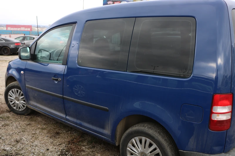 VW Caddy 1.6 TDI, снимка 12 - Автомобили и джипове - 48949034