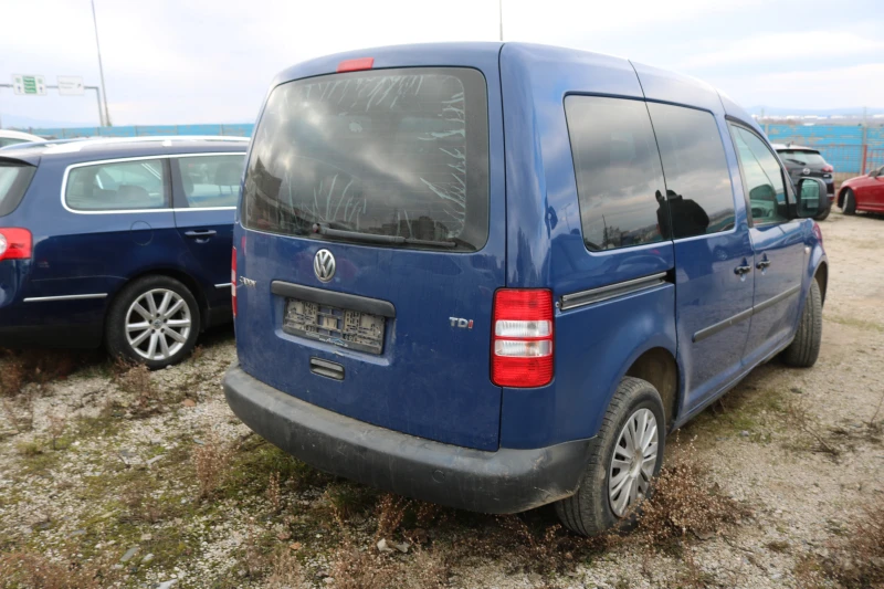 VW Caddy 1.6 TDI, снимка 5 - Автомобили и джипове - 48949034