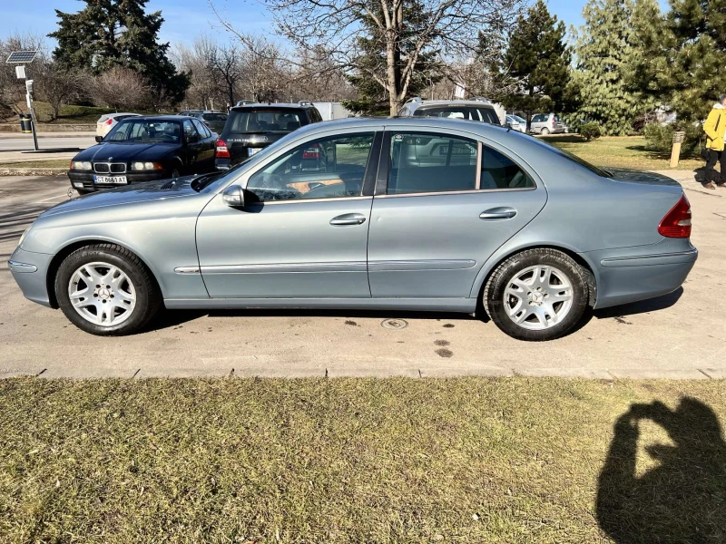 Mercedes-Benz E 220, снимка 5 - Автомобили и джипове - 49362001