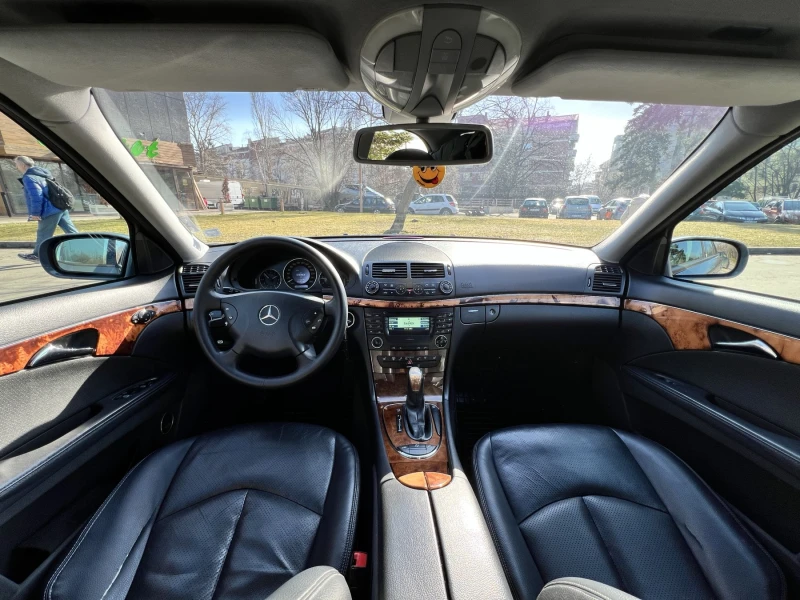 Mercedes-Benz E 220, снимка 9 - Автомобили и джипове - 49362001