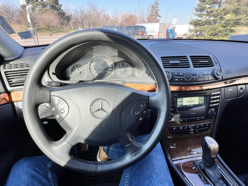 Mercedes-Benz E 220, снимка 14 - Автомобили и джипове - 49362001