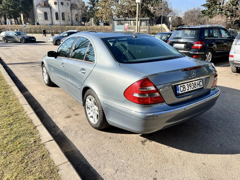 Mercedes-Benz E 220, снимка 8 - Автомобили и джипове - 49362001