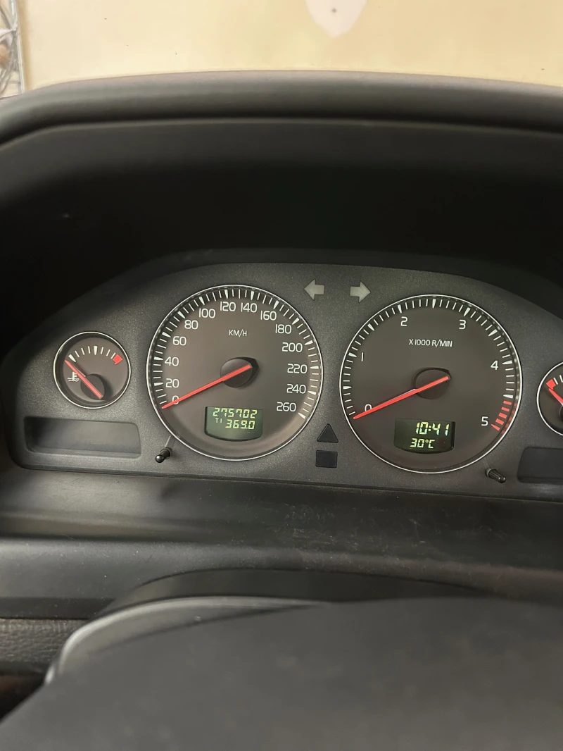 Volvo V70 D5 AWD, снимка 5 - Автомобили и джипове - 51512726