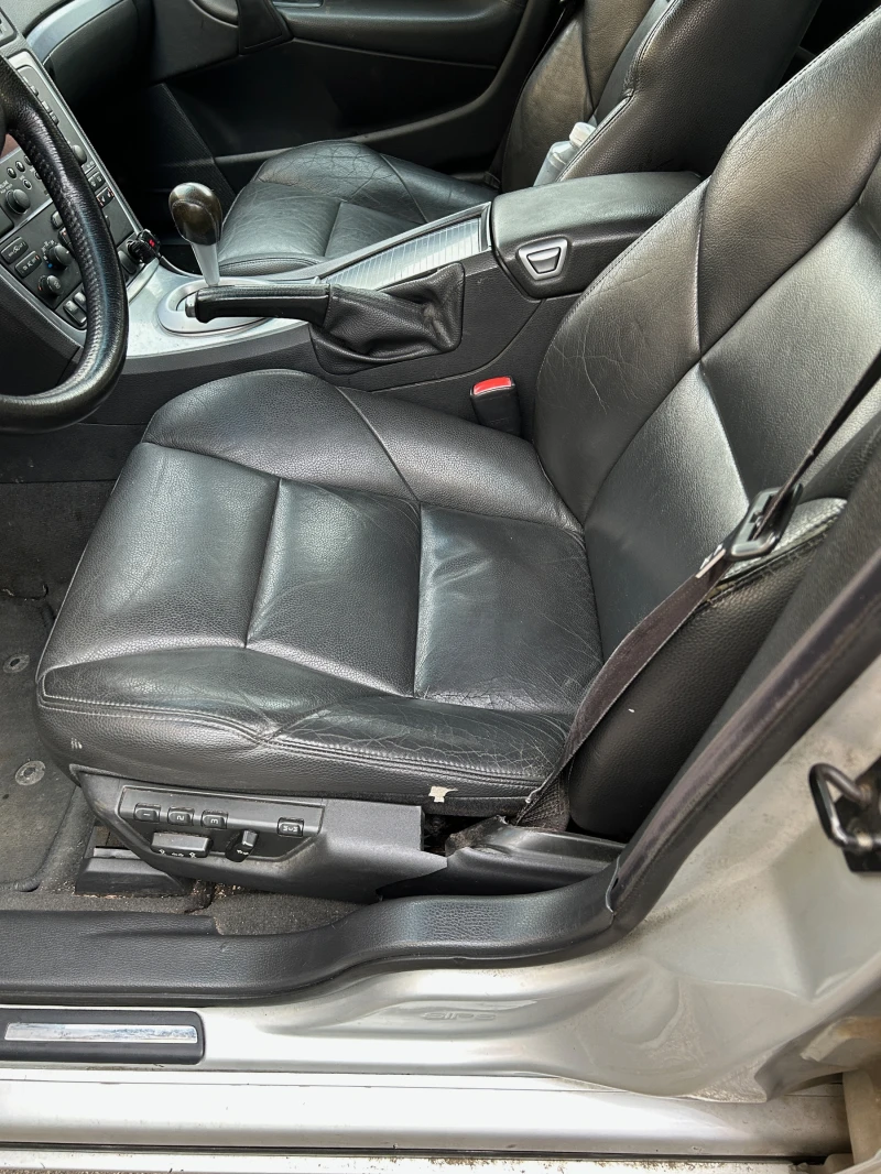 Volvo V70 D5 AWD, снимка 10 - Автомобили и джипове - 51512726