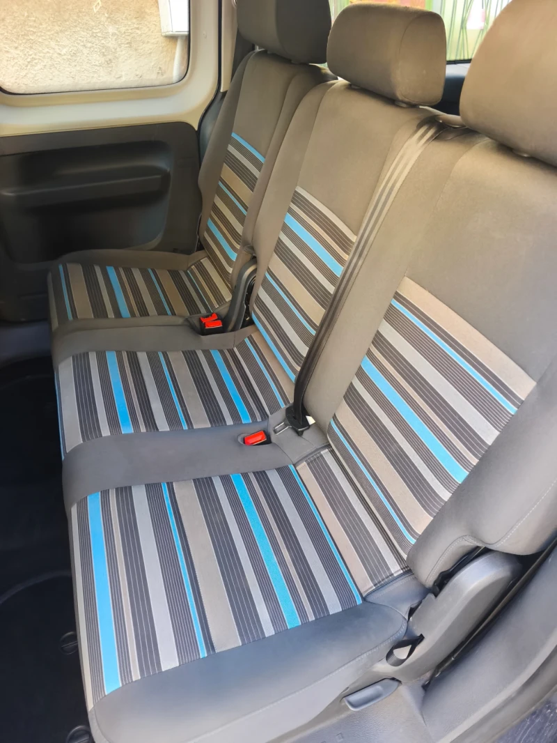 VW Caddy Maxi, снимка 11 - Автомобили и джипове - 52423353
